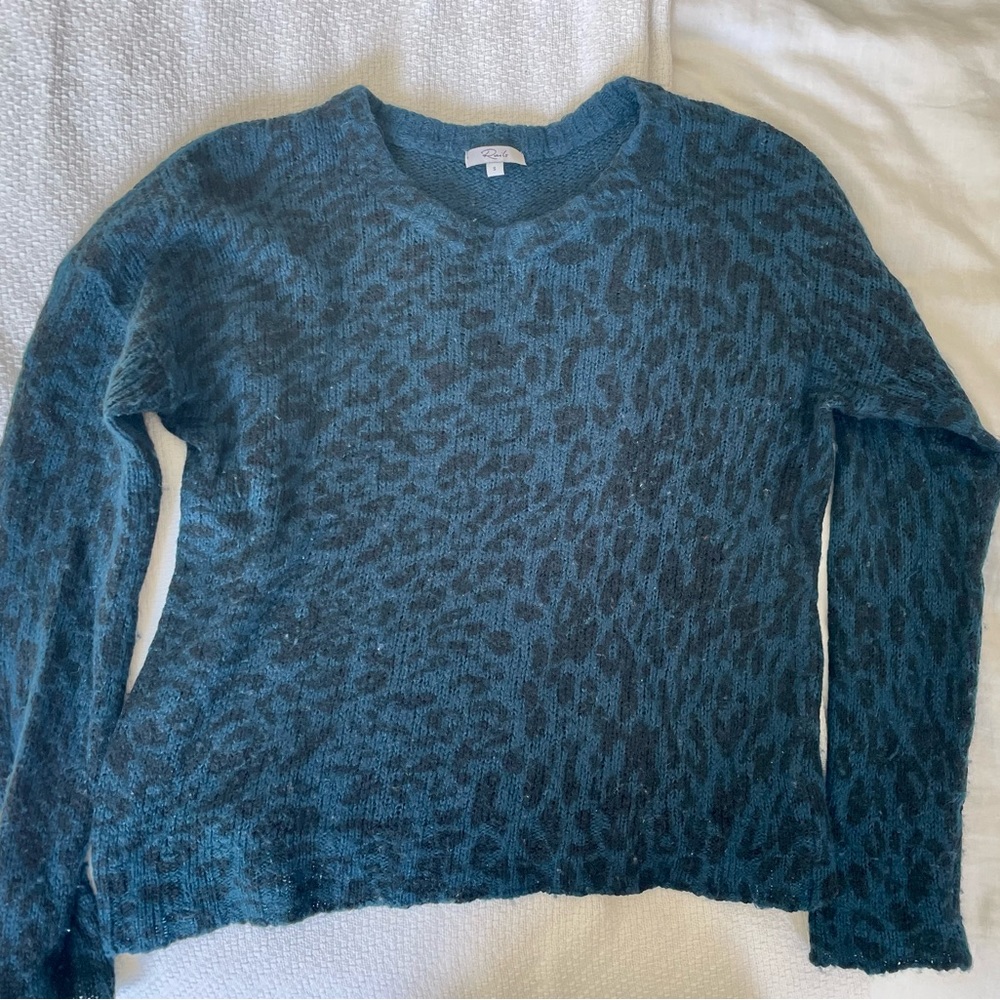 Blue Cheetah Rails sweater size S